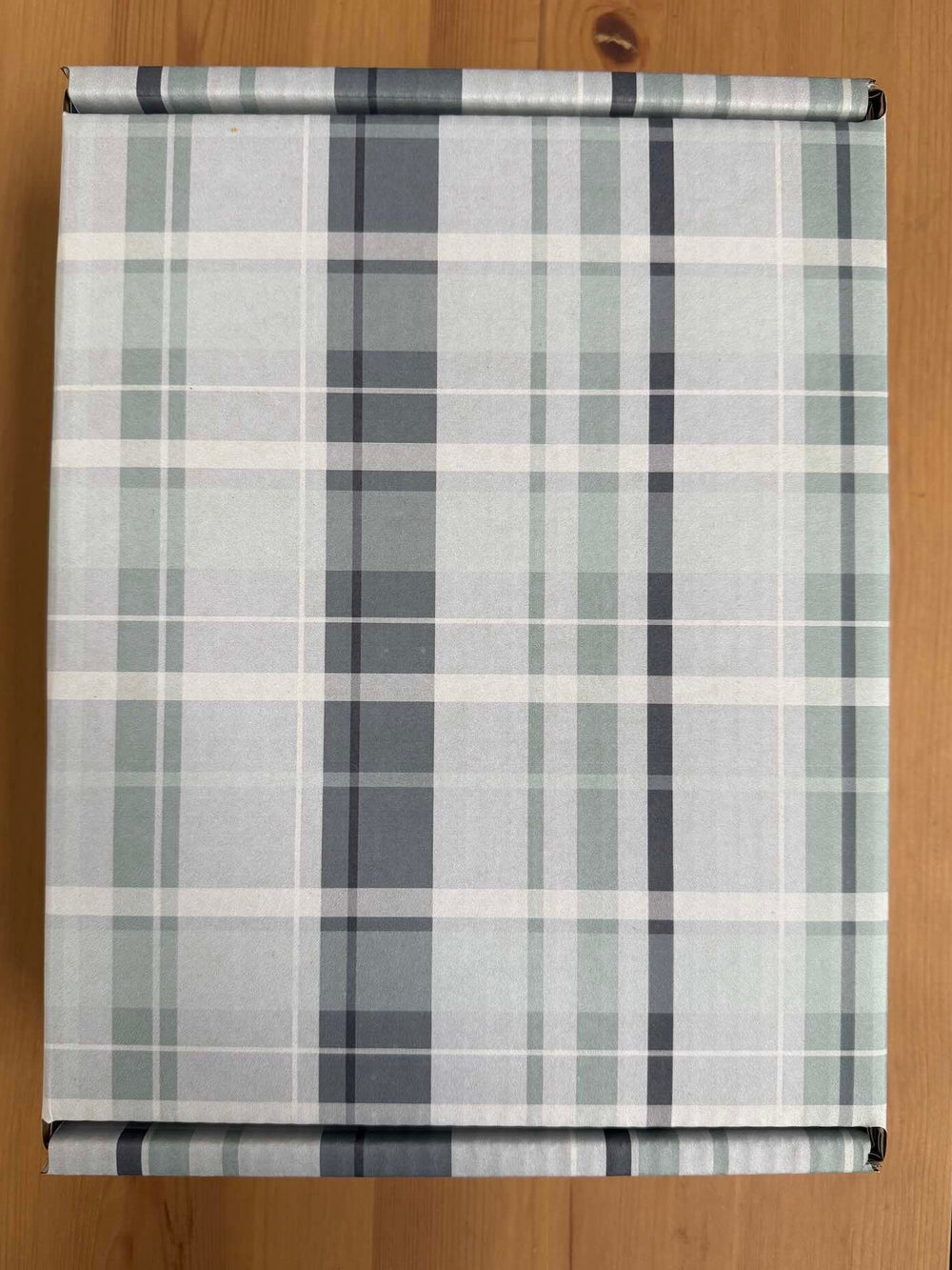 Holiday 6-Pack Plaid Bundler Box